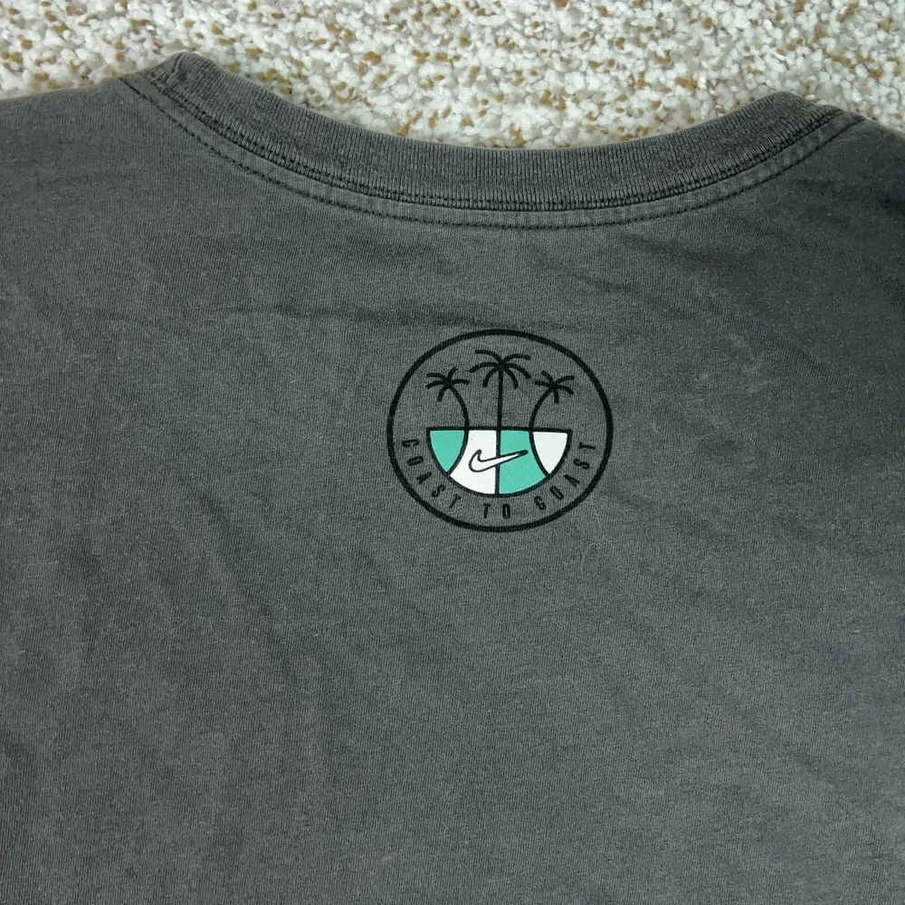 Nike Shirt Mens Large Gray Dri-FIT Coast To Coast Swoosh Graphic Tee Basketball
